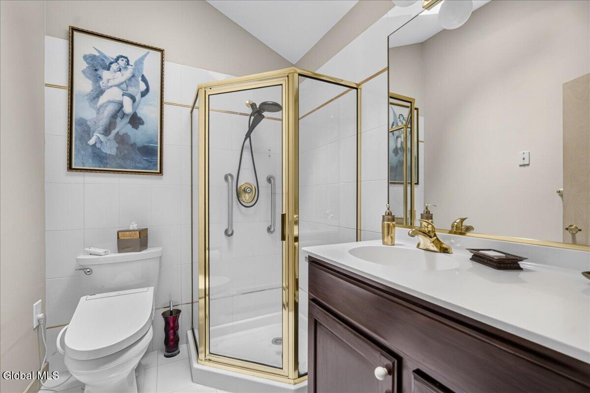 4 Spyglass Hill Menands NY 12204