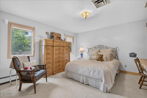 4 Spyglass Hill Menands NY 12204