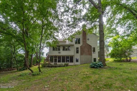 4 Spyglass Hill Menands NY 12204
