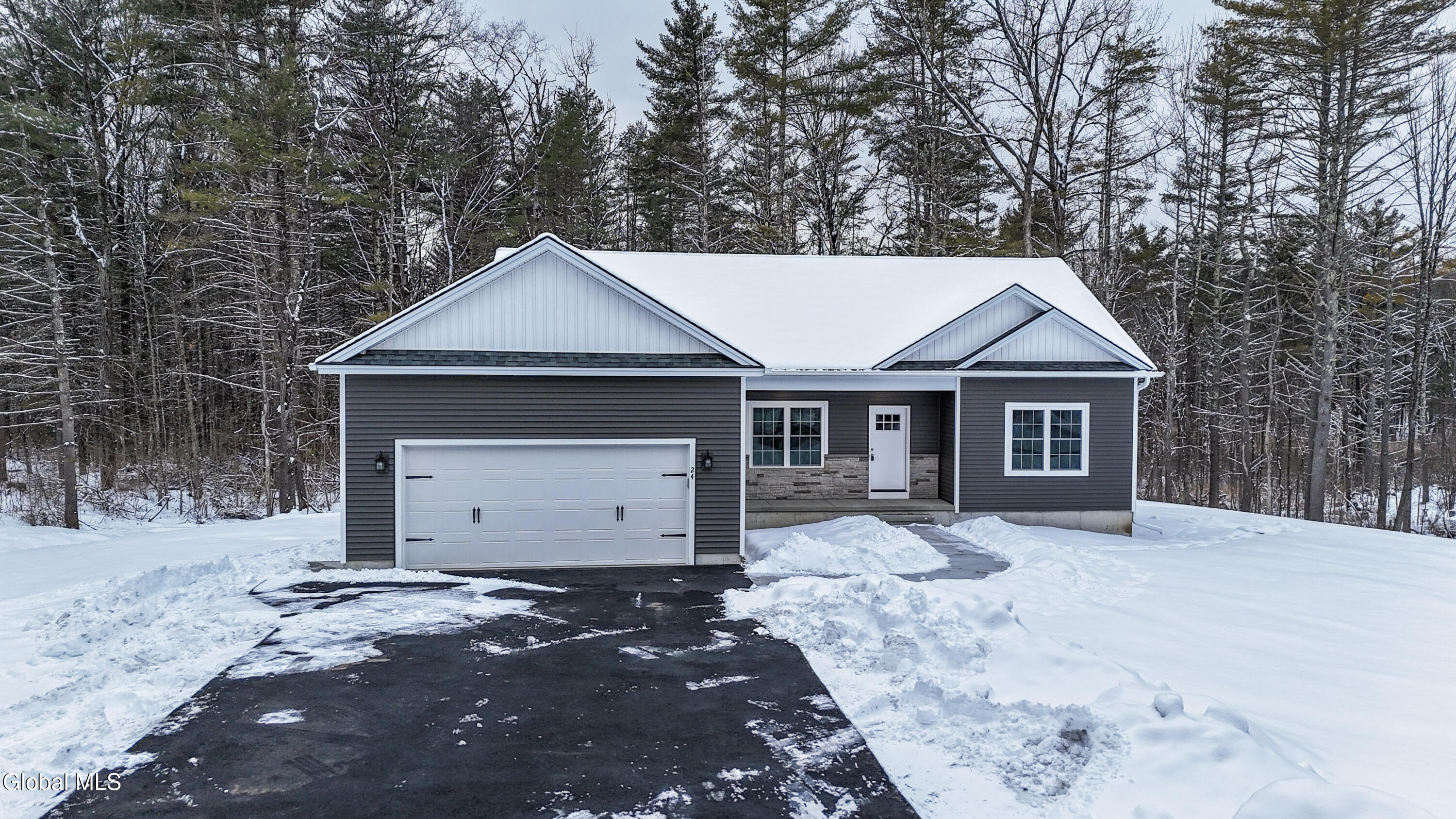 18 Wolfe Road Queensbury NY 12804