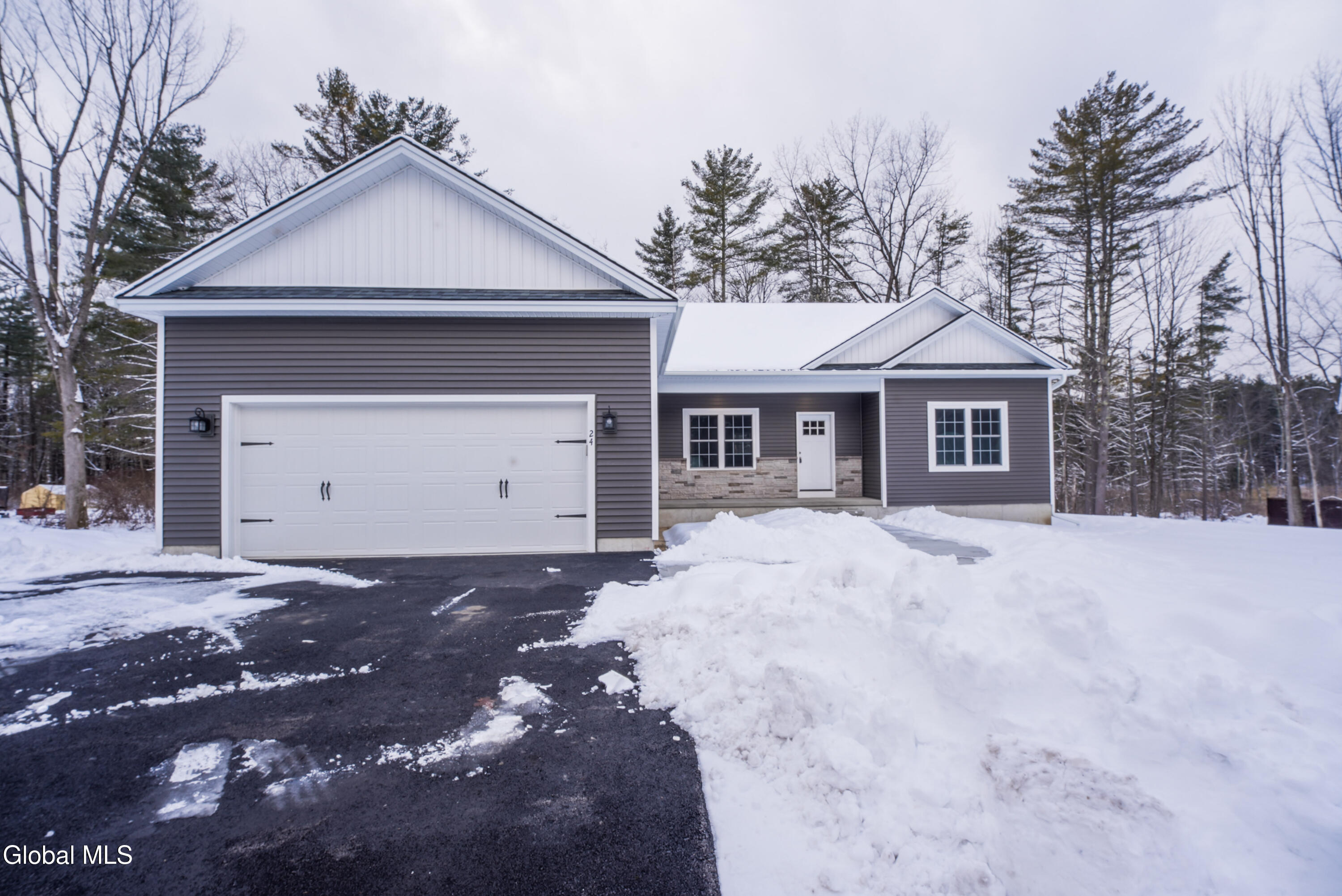 18 Wolfe Road Queensbury NY 12804