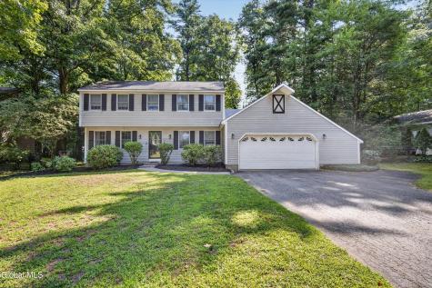 10 Carefree Lane Wilton NY 12831