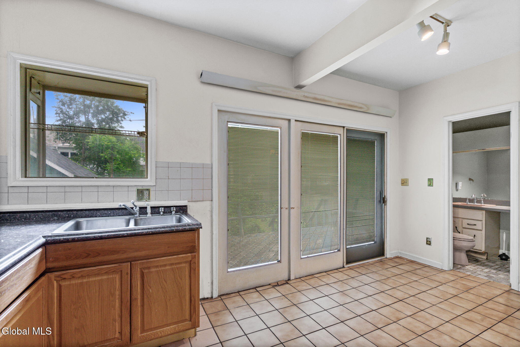 62 Grove Avenue Albany NY 12208