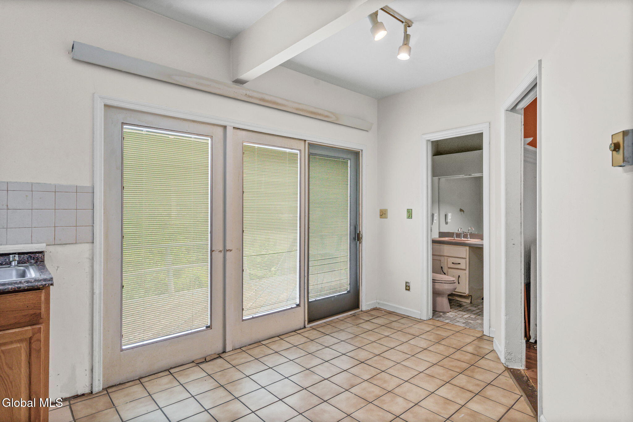 62 Grove Avenue Albany NY 12208