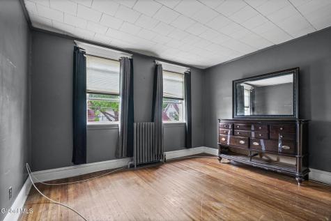 62 Grove Avenue Albany NY 12208