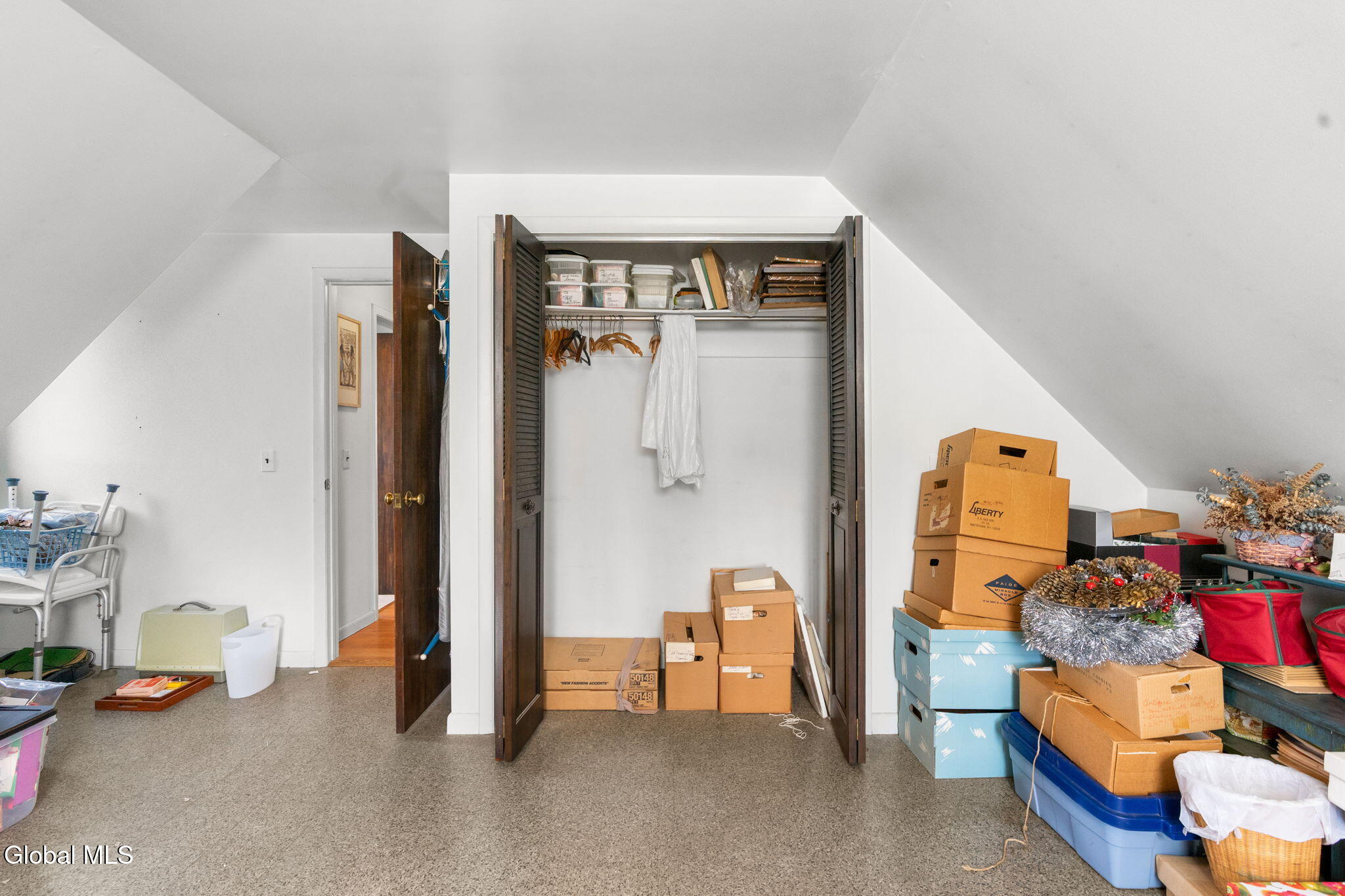 26 Crescent Terrace Wynantskill NY 12198