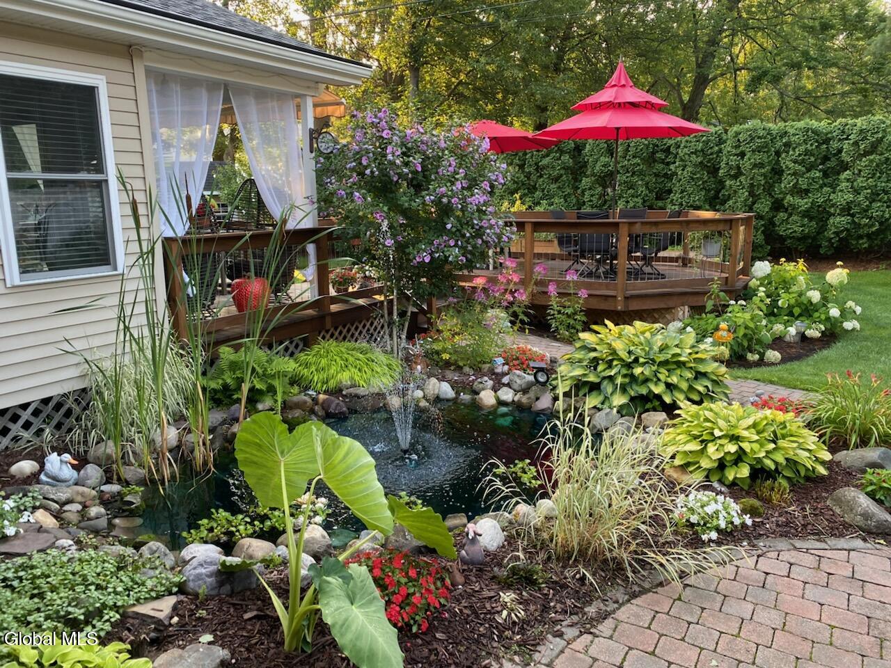 919 Londonderry Court Schenectady NY 12309