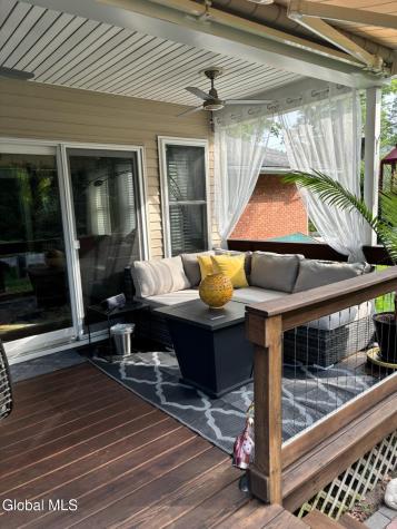 919 Londonderry Court Schenectady NY 12309