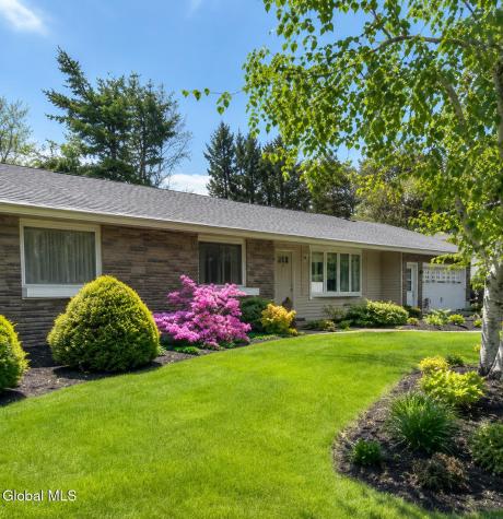 919 Londonderry Court Schenectady NY 12309
