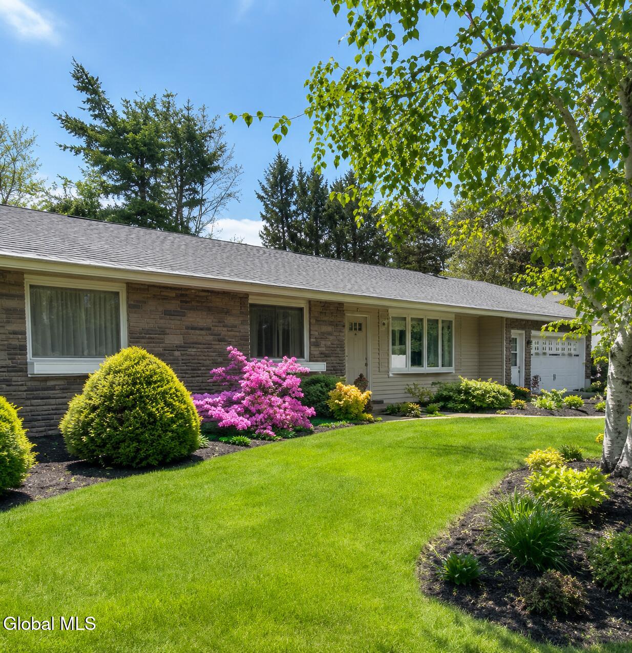 919 Londonderry Court Schenectady NY 12309