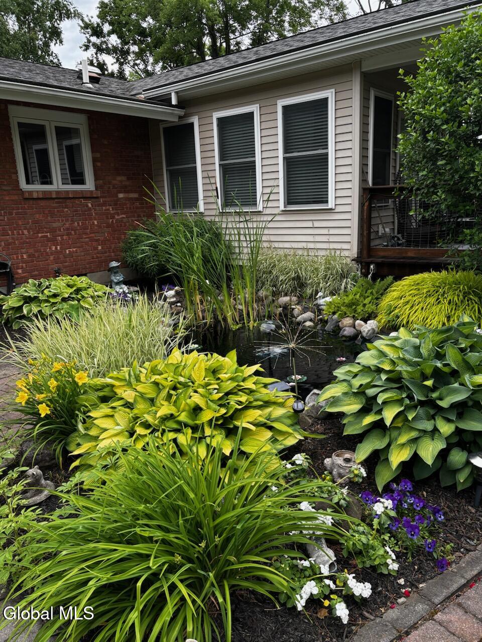 919 Londonderry Court Schenectady NY 12309