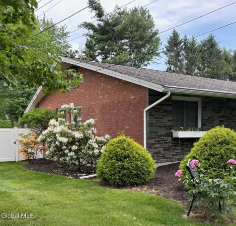 919 Londonderry Court Schenectady NY 12309