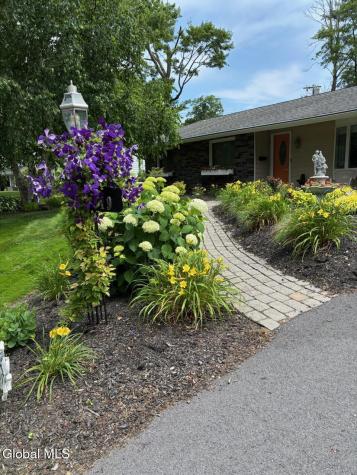 919 Londonderry Court Schenectady NY 12309