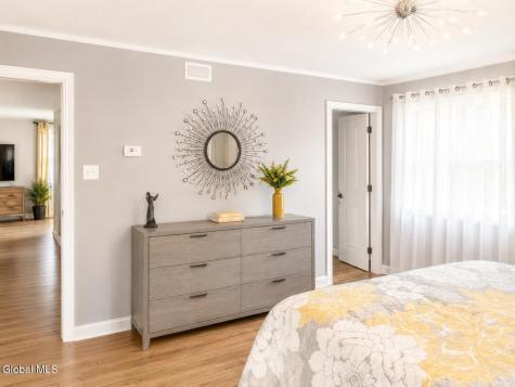 919 Londonderry Court Schenectady NY 12309