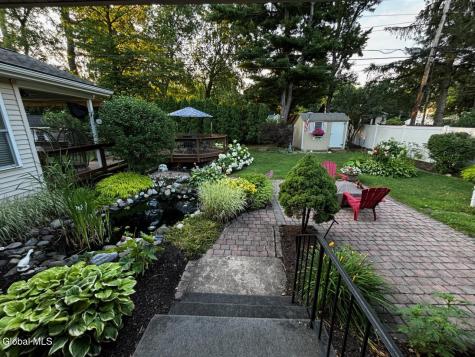 919 Londonderry Court Schenectady NY 12309