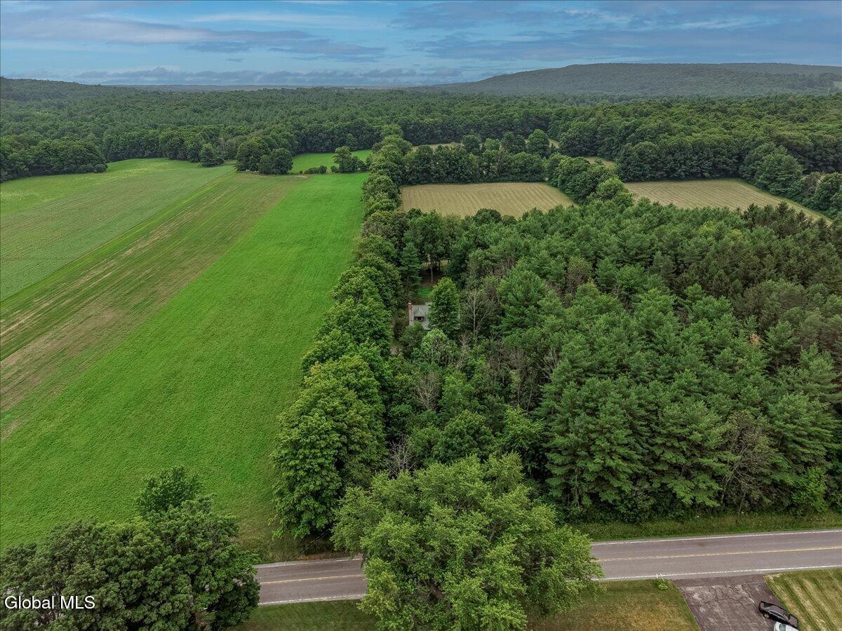 2274 Touareuna Road Amsterdam NY 12010