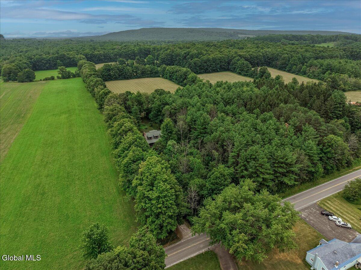 2274 Touareuna Road Amsterdam NY 12010