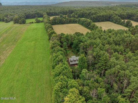 2274 Touareuna Road Amsterdam NY 12010