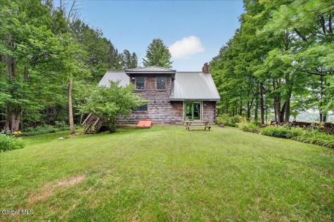 2274 Touareuna Road Amsterdam NY 12010
