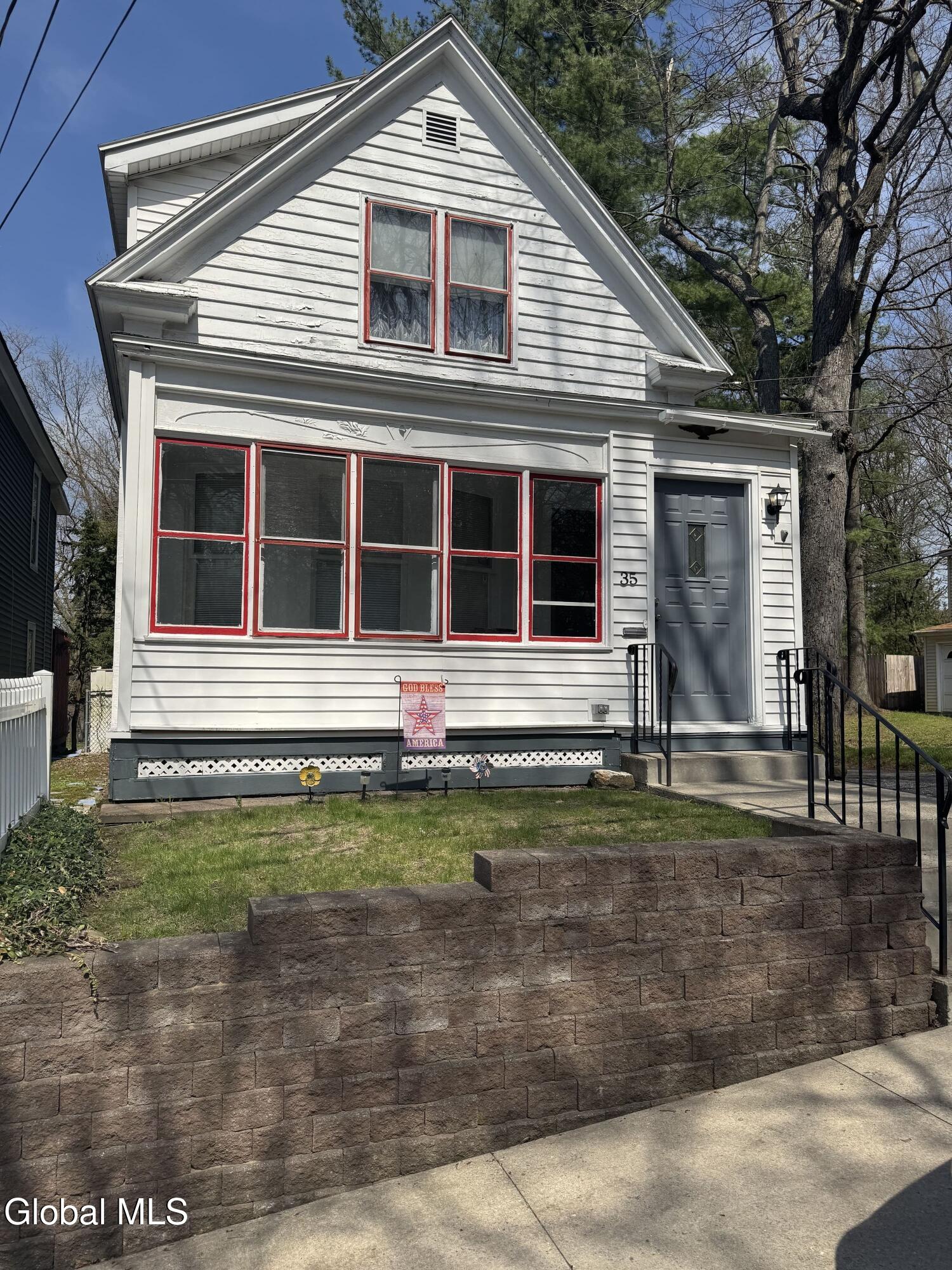 35 Cornell Street Schenectady NY 12304