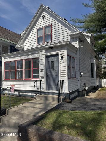35 Cornell Street Schenectady NY 12304