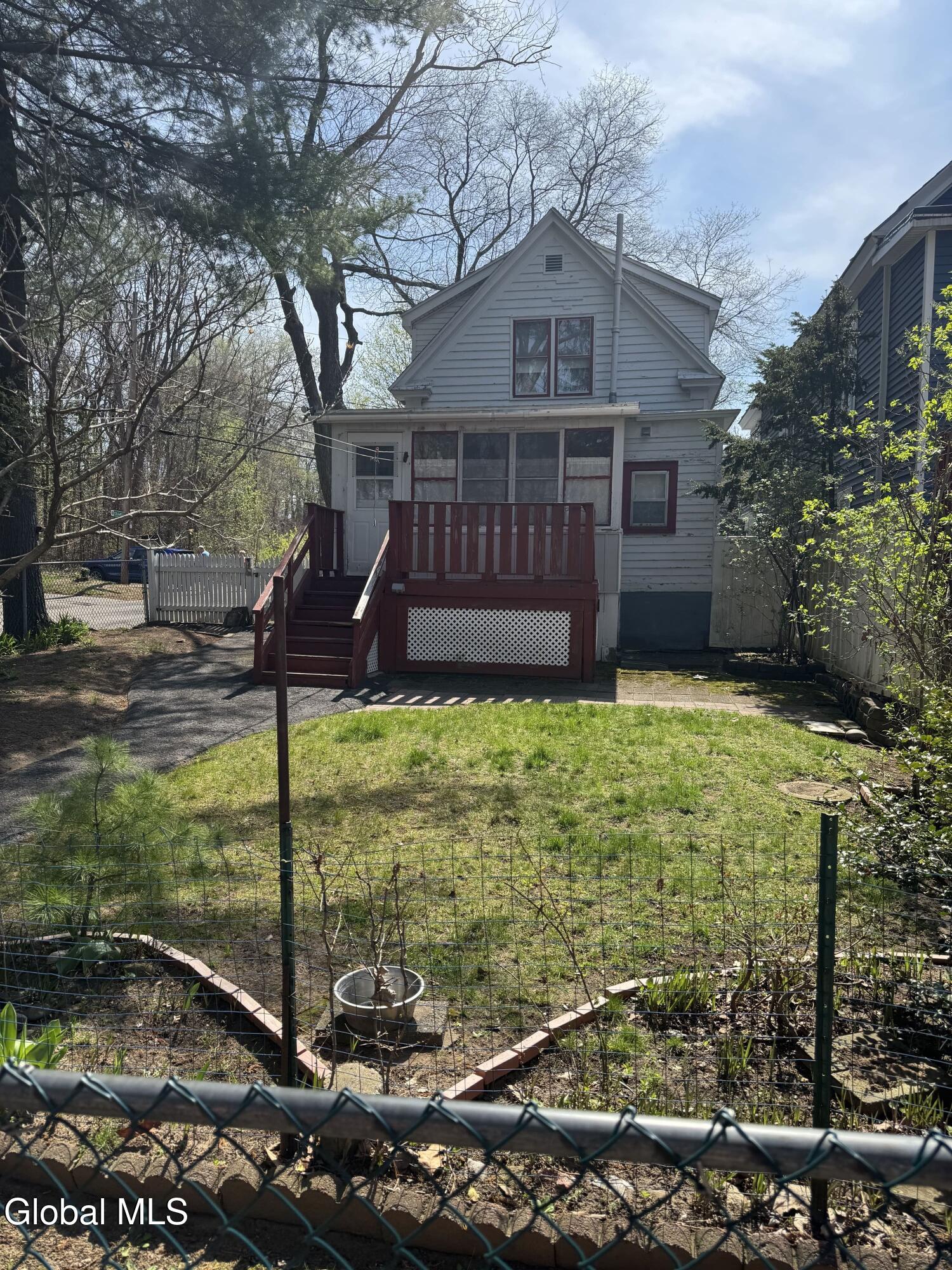 35 Cornell Street Schenectady NY 12304