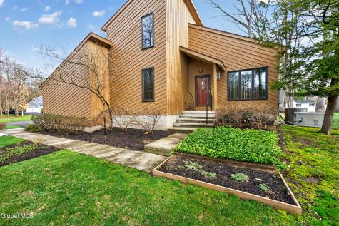 10 Durham Way Clifton Park NY 12065