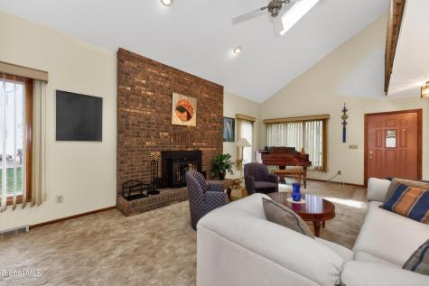 10 Durham Way Clifton Park NY 12065