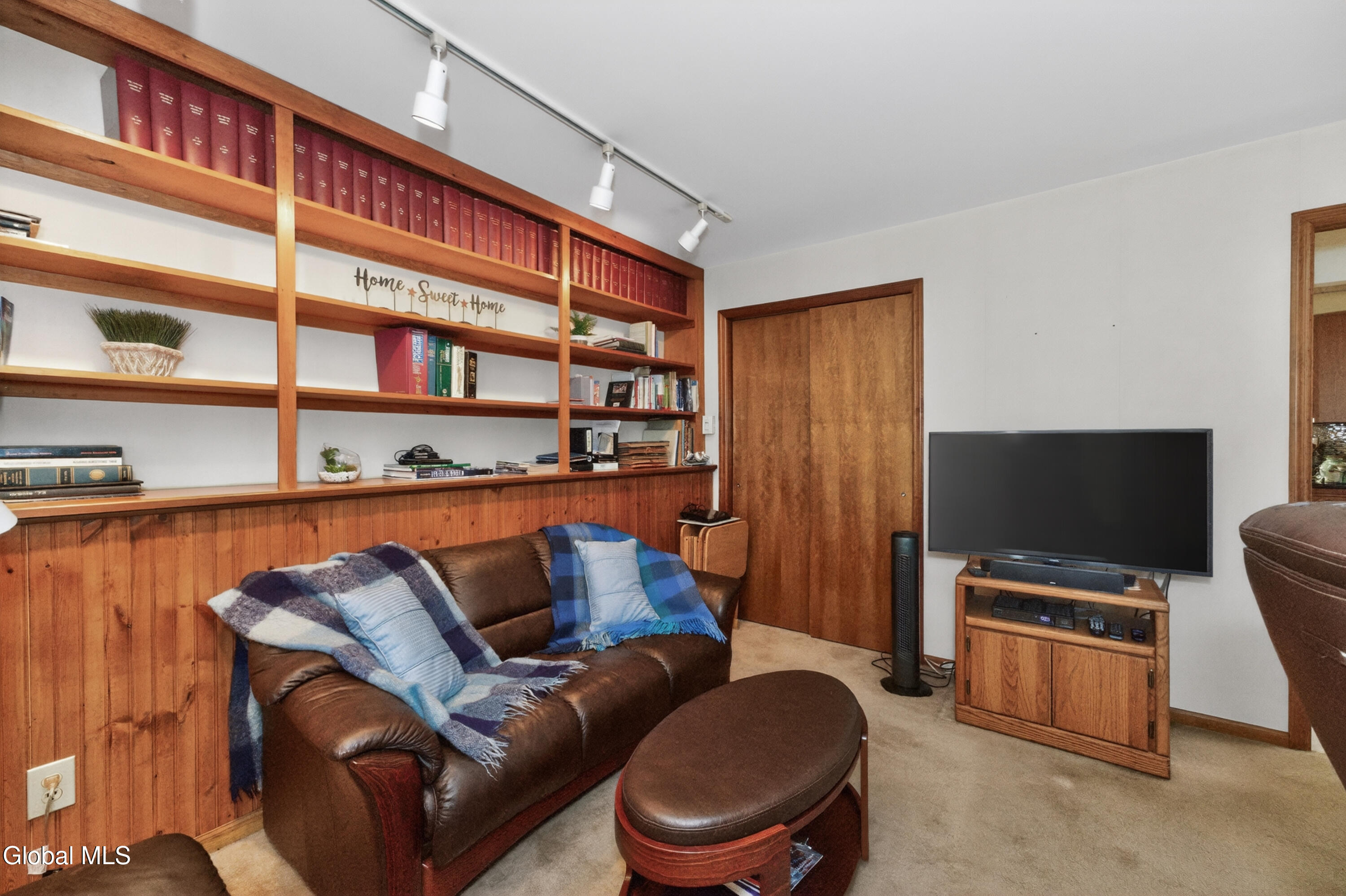 10 Durham Way Clifton Park NY 12065