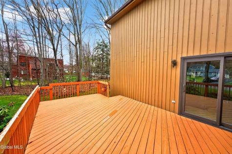10 Durham Way Clifton Park NY 12065