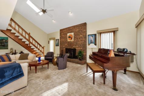 10 Durham Way Clifton Park NY 12065