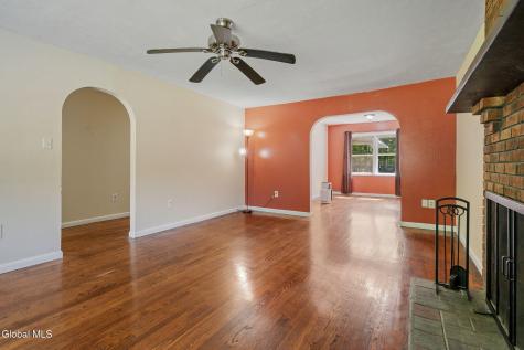 367 Closson Road Glenville NY 12302