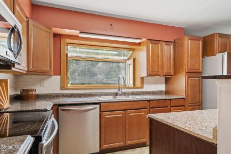 367 Closson Road Glenville NY 12302