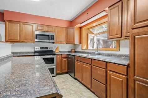 367 Closson Road Glenville NY 12302