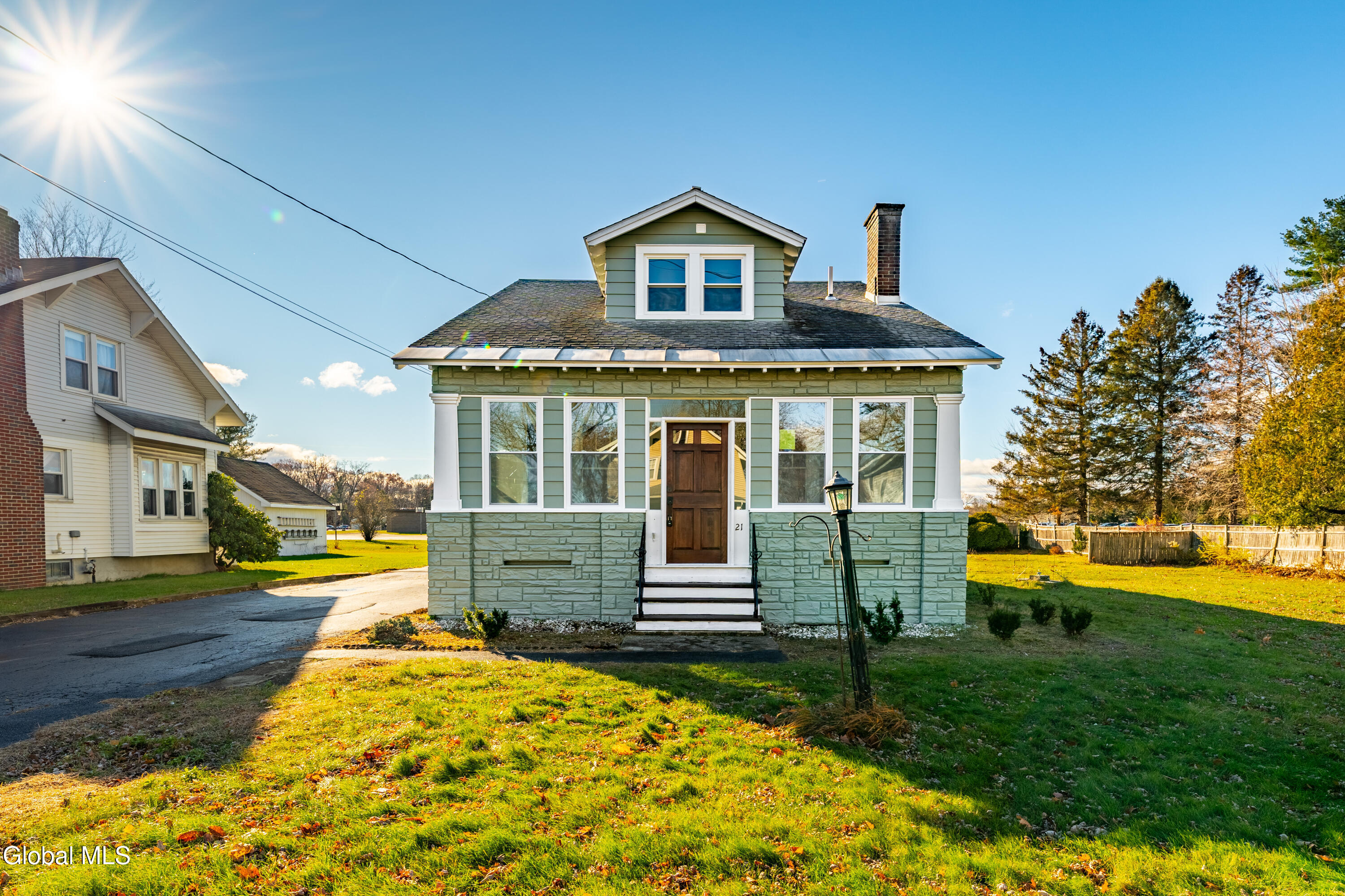 21 Magee Drive Glenmont NY 12077