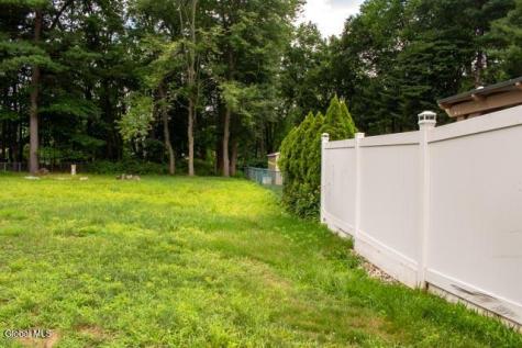 11 Melissa Court Albany NY 12205
