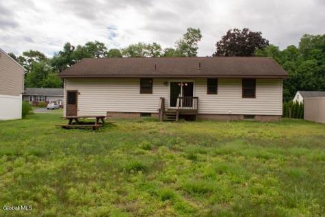 11 Melissa Court Albany NY 12205