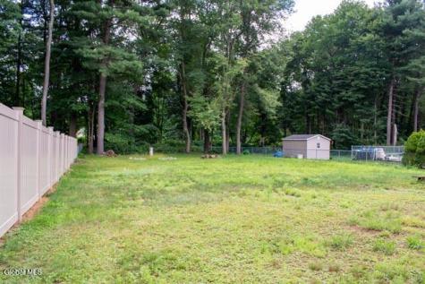 11 Melissa Court Albany NY 12205