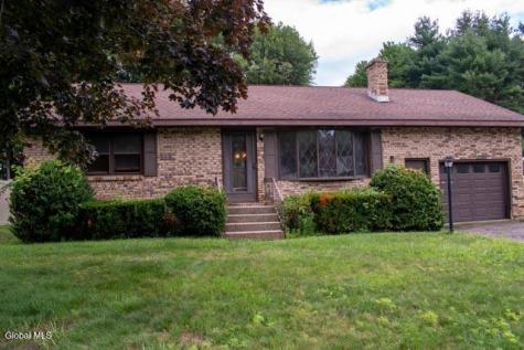11 Melissa Court Albany NY 12205