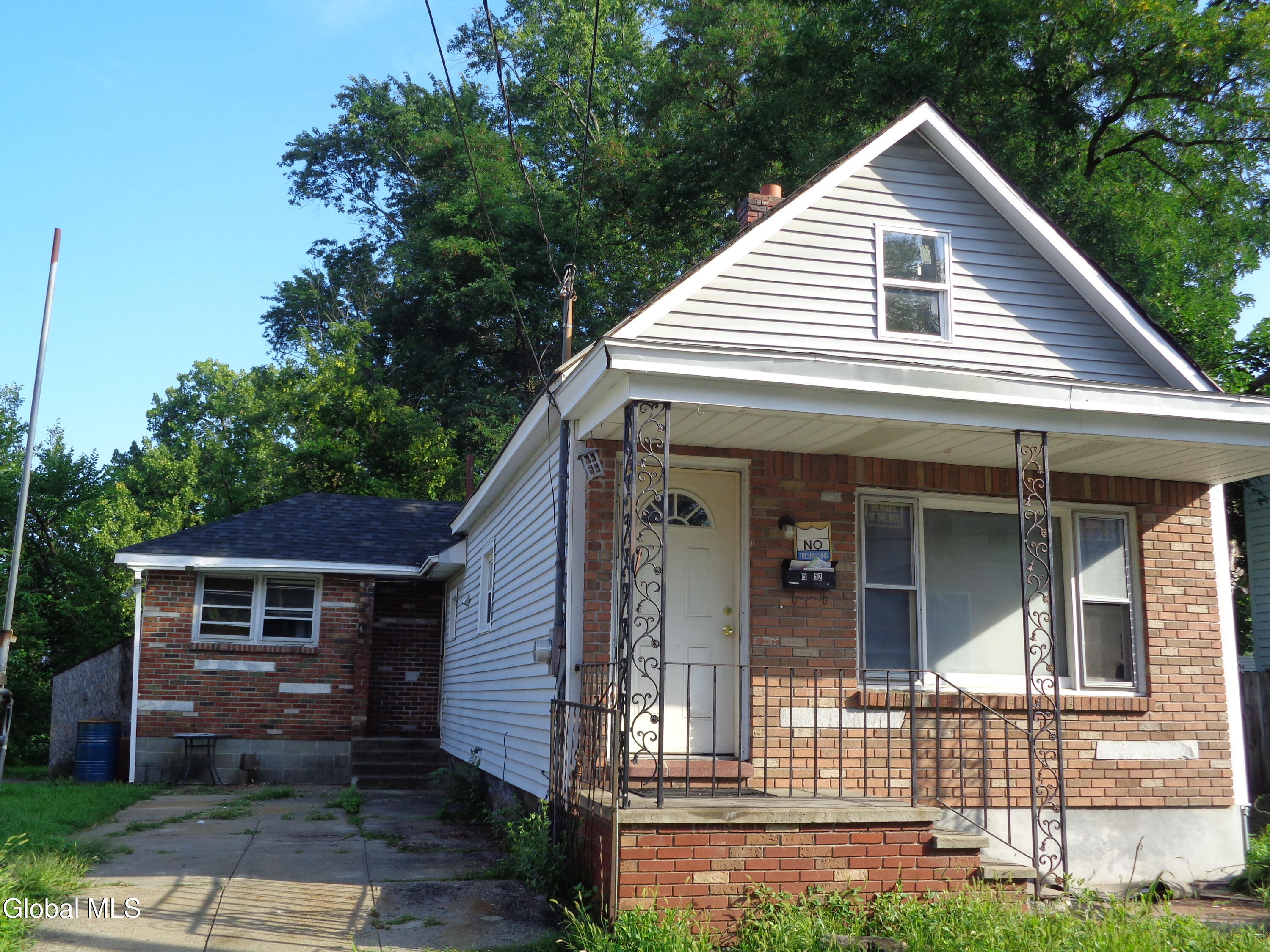 1552 4th Avenue Schenectady NY 12303
