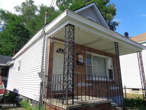 1552 4th Avenue Schenectady NY 12303