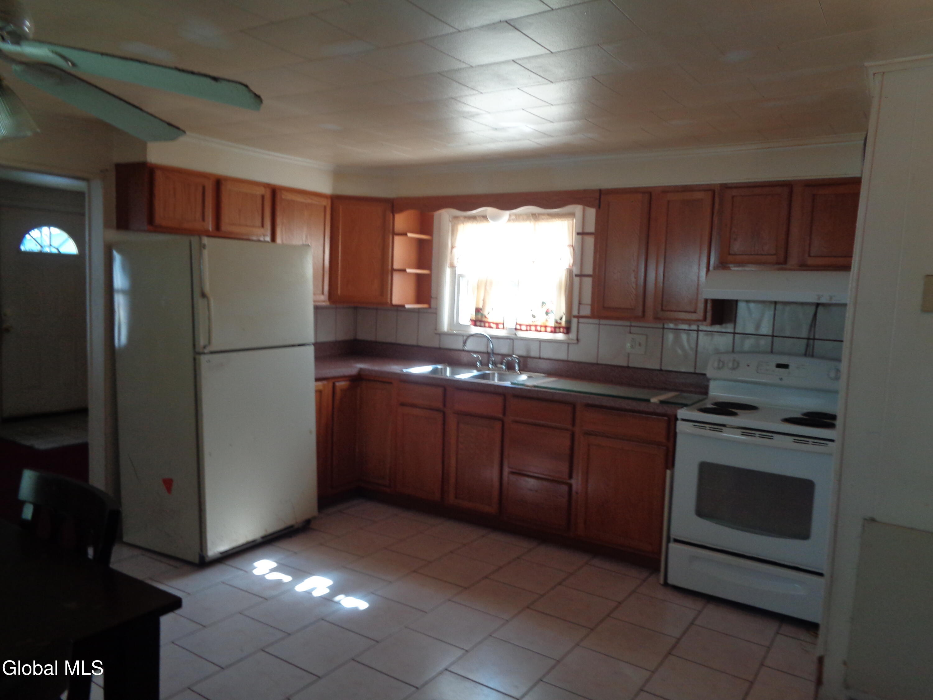 1552 4th Avenue Schenectady NY 12303