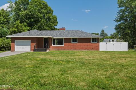 10 Kasper Drive Loudonville NY 12211