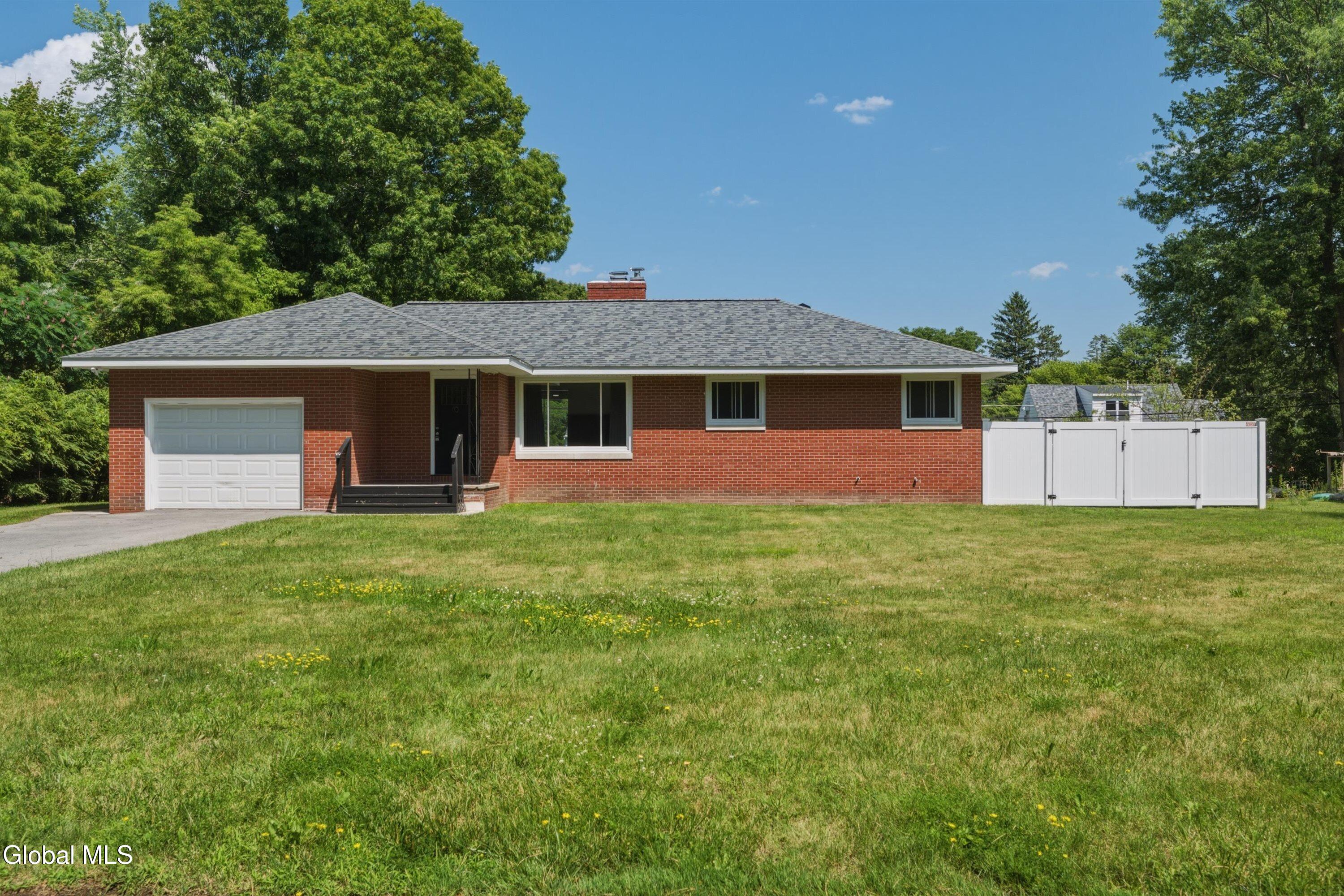 10 Kasper Drive Loudonville NY 12211