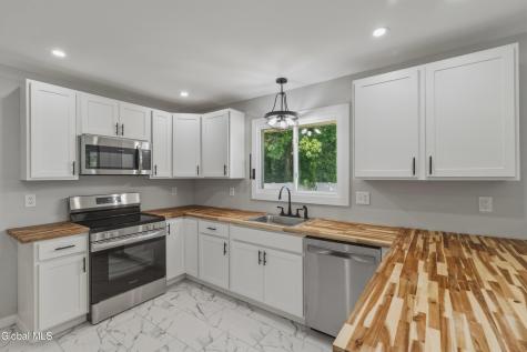 10 Kasper Drive Loudonville NY 12211