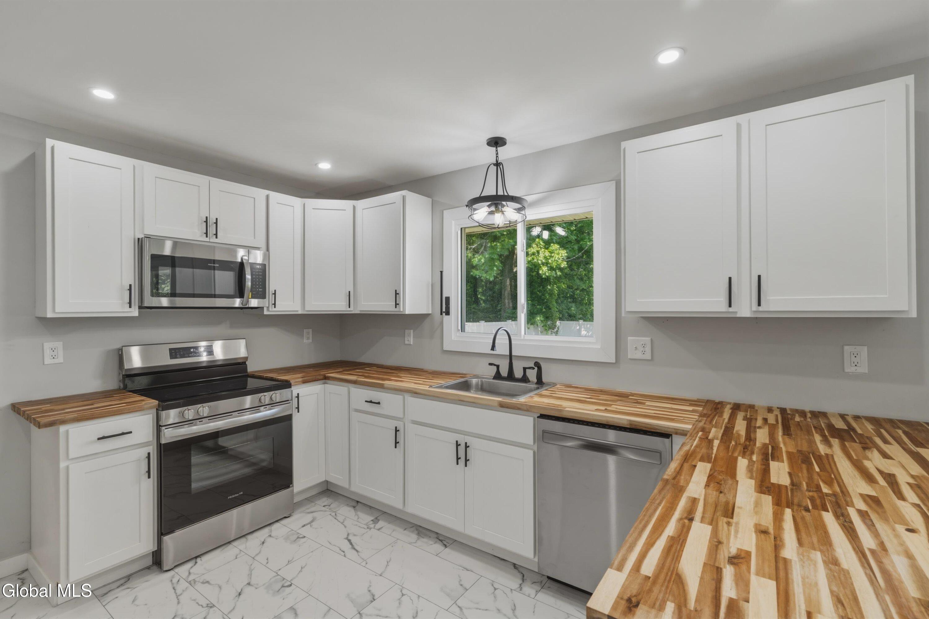 10 Kasper Drive Loudonville NY 12211