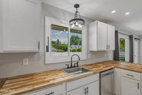 10 Kasper Drive Loudonville NY 12211