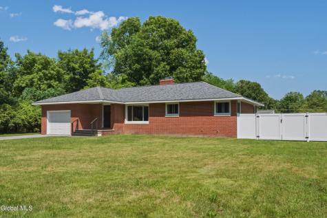 10 Kasper Drive Loudonville NY 12211