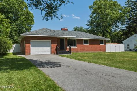 10 Kasper Drive Loudonville NY 12211