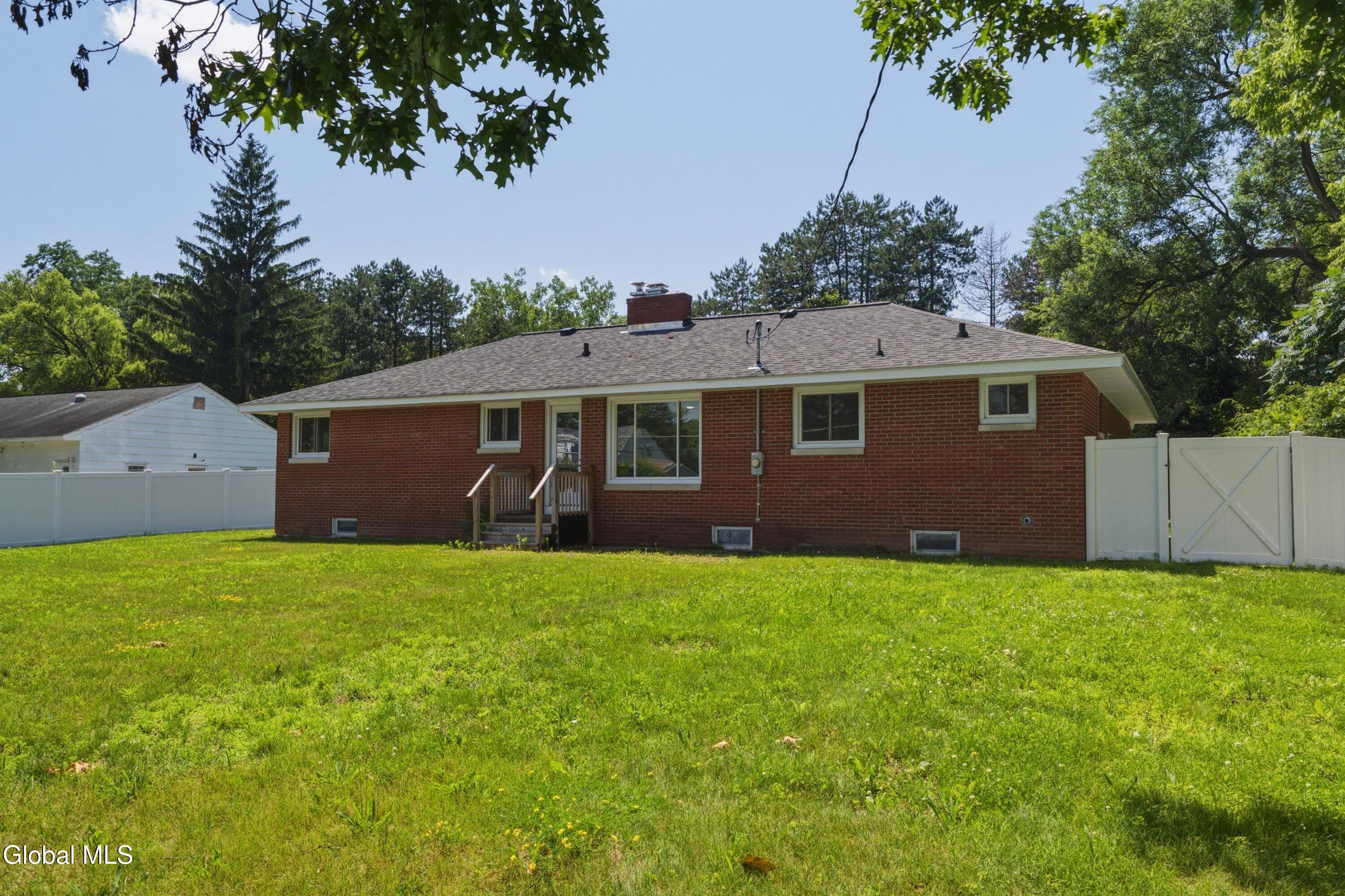 10 Kasper Drive Loudonville NY 12211